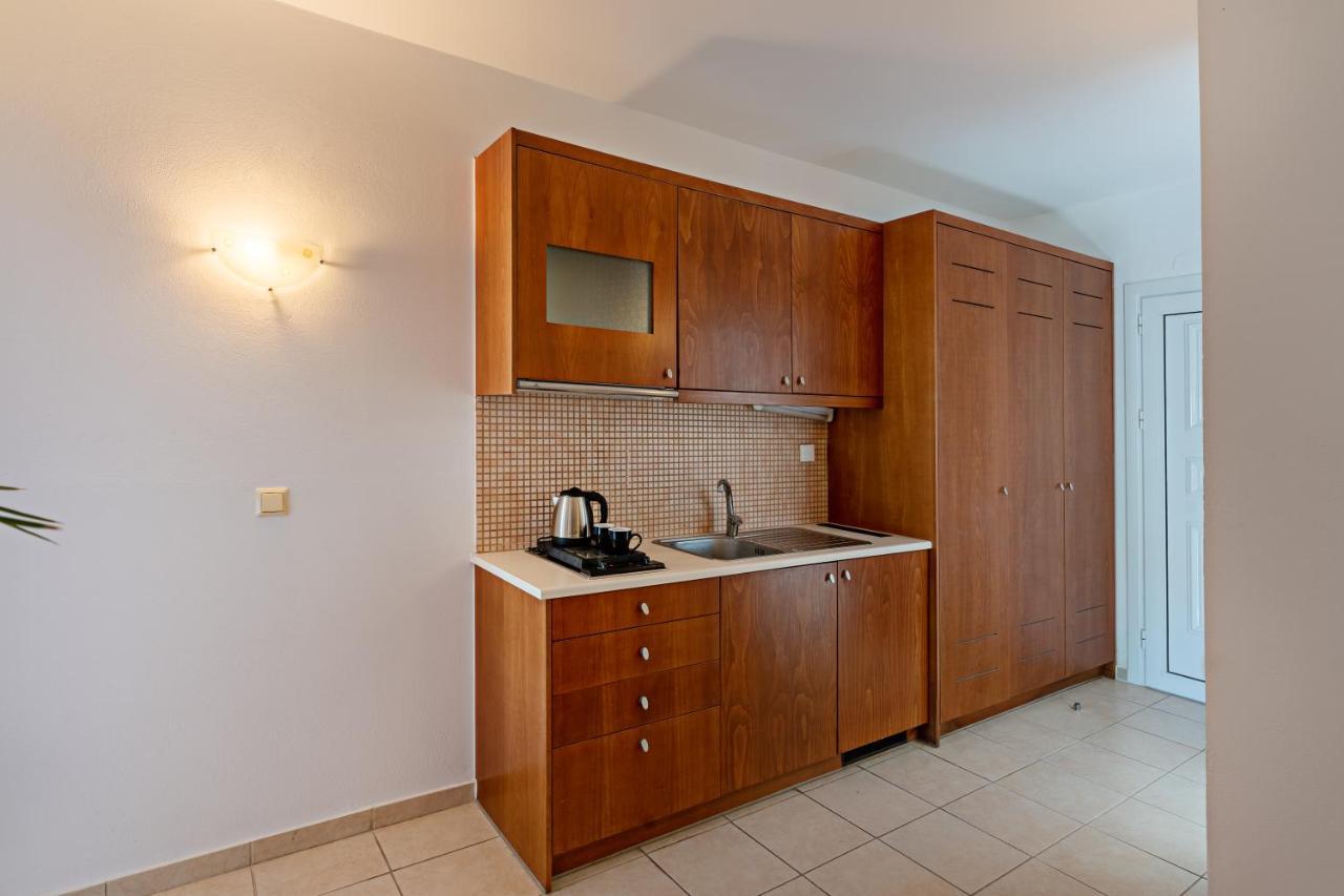Delfina Boutique Hotel Paralia Kourna Bagian luar foto