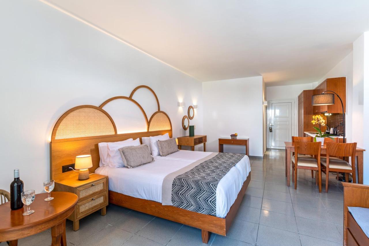 Delfina Boutique Hotel Paralia Kourna Bagian luar foto