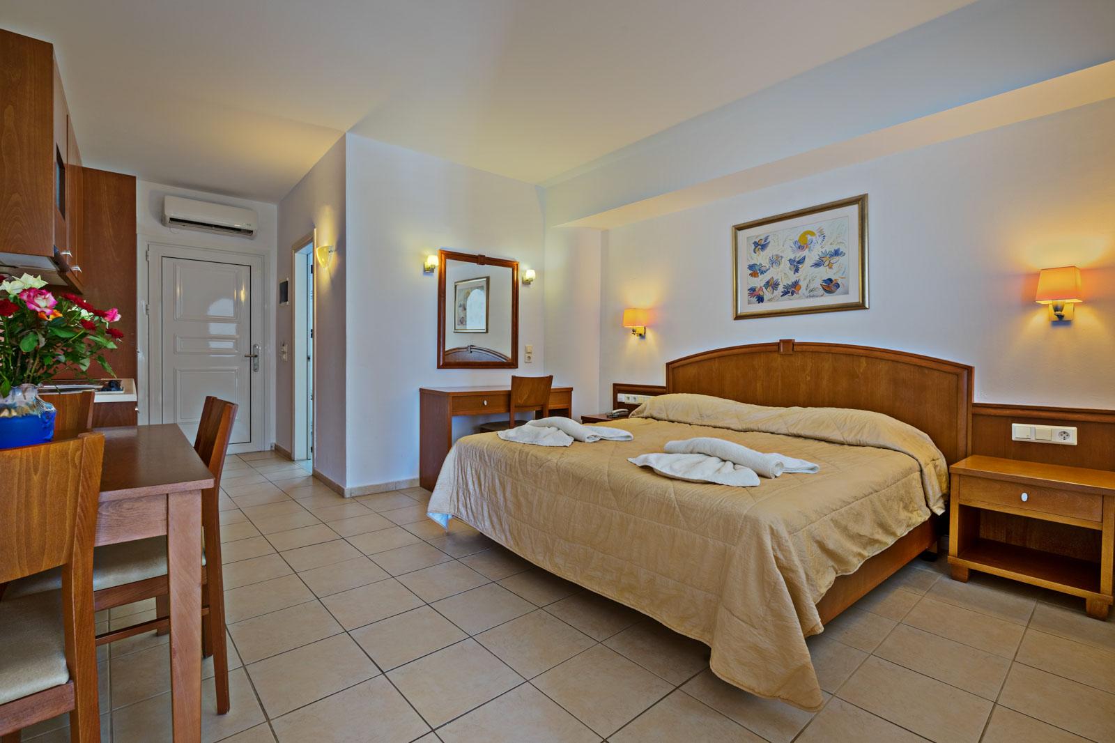 Delfina Boutique Hotel Paralia Kourna Bagian luar foto