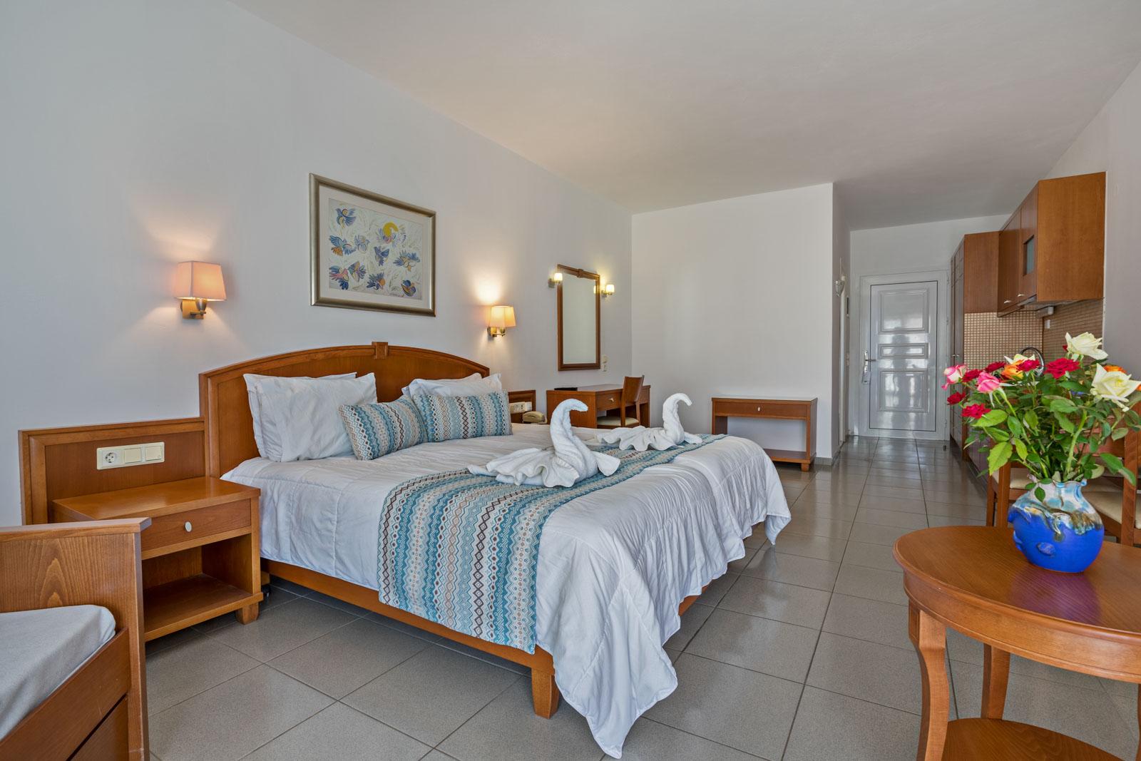 Delfina Boutique Hotel Paralia Kourna Bagian luar foto