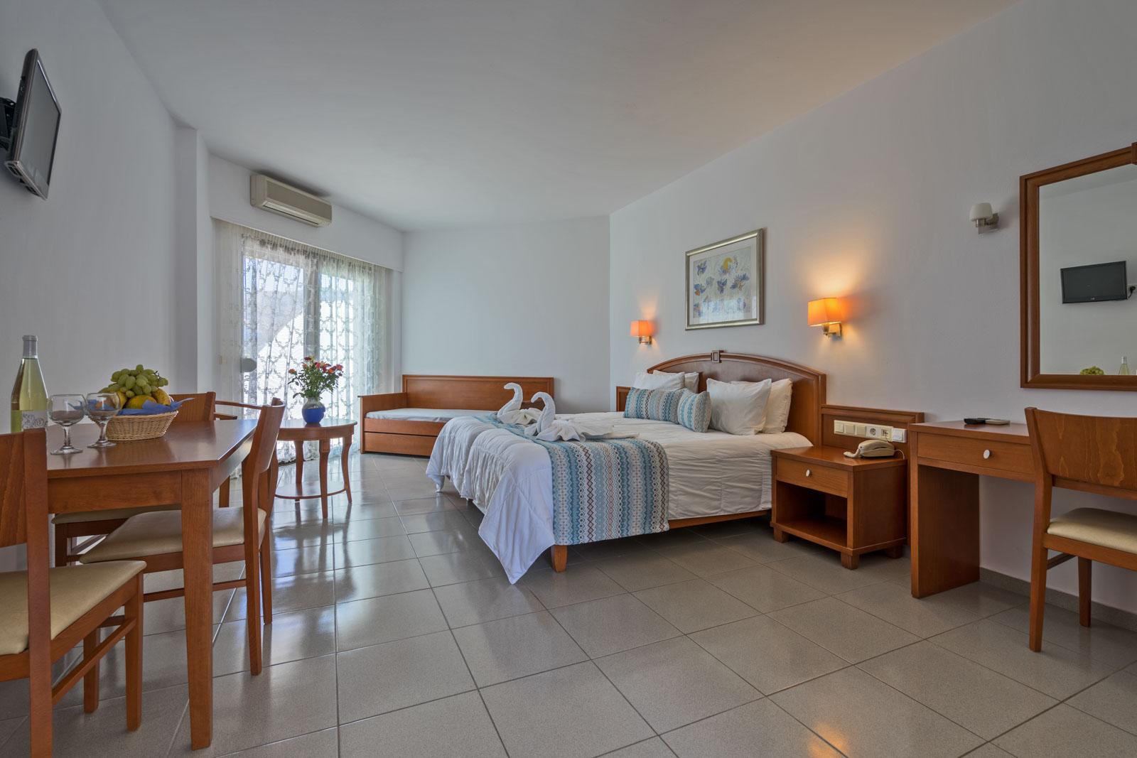 Delfina Boutique Hotel Paralia Kourna Bagian luar foto